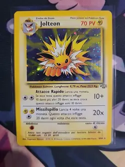 1999 Pokemon Jungle Italian Jolteon 4/64 Holo Rare Near Mint w Swirl - Image 1