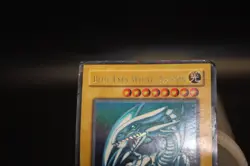 *Bad Condition* Blue-Eyes White Dragon & Red-Eyes Black Dragon YuGiOh cards - Image 3