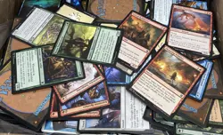Unsorted Magic: The Gathering TCG and CCG Trading Cards (2000 Plus Cards) - Image 4