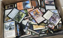 Unsorted Magic: The Gathering TCG and CCG Trading Cards (2000 Plus Cards) - Image 3