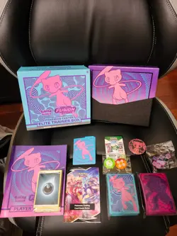 Fusion Strike Pokemon Center Elite Trainer Box *NO PACKS* - Image 2