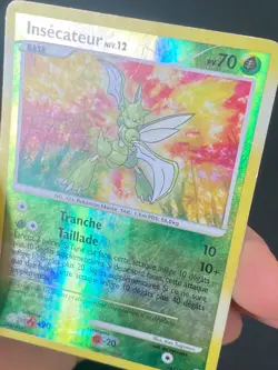 CARTE POKEMON INSECATEUR 46/100 FR PEU COMMUNE REVERSE DP AUBE MAJESTUEUSE - BE - Image 2