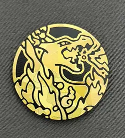 Pokemon CHARIZARD Coin Gold Cracked Ice Holofoil Fall 2020 Collector Chest NM - Image 1