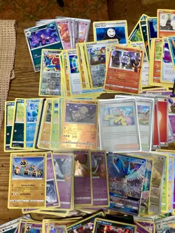 Huge Lot of Random Pokemon. Pokemon Cards. Collectibles - Image 4