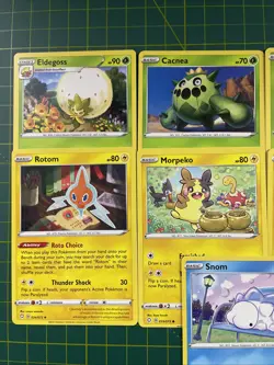 Pokemon TCG Shining Fates 21 Card Bundle Common/uncommon Near Mint - Image 2