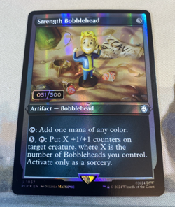 Strength Bobblehead (Serial Numbered) Universes Beyond: Fallout Foil - Image 2