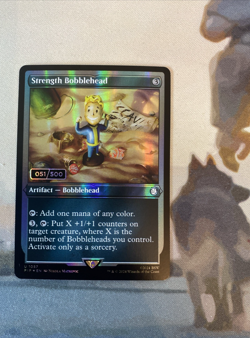 Strength Bobblehead (Serial Numbered) Universes Beyond: Fallout Foil - Image 5