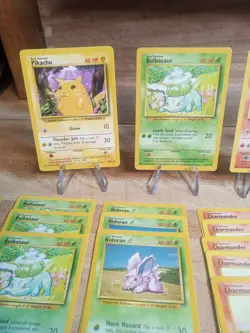 1999 Pokemon Base Lot Charmander, Squirtle, Bulbasaur Vintage LP 120 Card Lot - Image 3