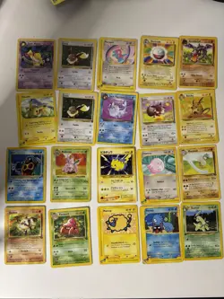 Pokemon VINTAGE 92 WOTC/Old Backs TCG Trading Cards LOT HEAVY PLAY - Image 1