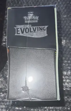 Pokemon Evolving Skies ETB Featuring Umbreon Box Elite Trainer Box New SEALED - Image 4