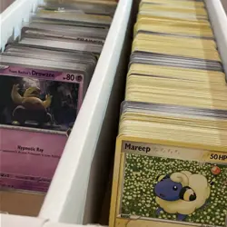 Pokemon Card Lot Of 100 LP/NM Cards with 5 Holo/Reverse Holos - Image 2