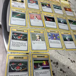 Lot of 32 Shadowless Pokemon Cards Base WOTC NM - Image 4