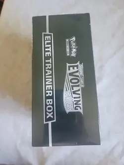 Pokemon TCG: Evolving Skies Elite (SWSH07) Trainer Box ETB New & Sealed - Image 2