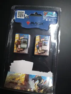 Magic the Gathering Heroes vs Monsters World's Smallest Duel Decks - Image 2