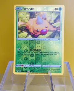 Weedle 001/185 | SWSH - Vivid Voltage | REVERSE HOLO | Pokemon NM - Image 1