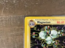 Pokemon 1999 WOTC Magneton 26/62 Rare Card Fossil Set - Image 4