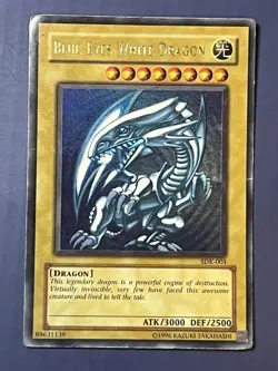 Yugioh Blue-Eyes White Dragon SDK-001 Ultra Rare Unlimited Damaged - Image 1