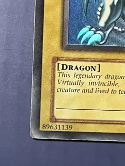 Yugioh Blue-Eyes White Dragon SDK-001 Ultra Rare Unlimited Damaged - Image 5