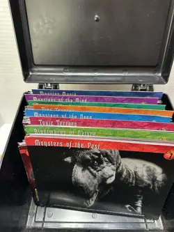 Weird N' Wild Creatures Approx 250+ Large Info Cards & 210+Trading Cards W/ Case - Image 3