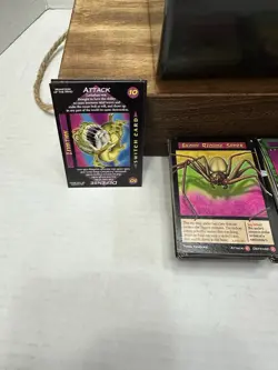 Weird N' Wild Creatures Approx 250+ Large Info Cards & 210+Trading Cards W/ Case - Image 5