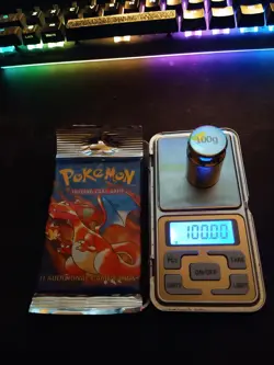 HEAVYU 21.25g Wizards of the Coast Pokemon Base Set Booster Pack (Charizard Art) 742818061582 - Image 3