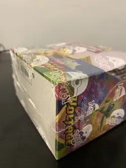Pokemon TCG: Sword & Shield - Vivid Voltage Booster Box Factory Sealed 36 Packs 820650817496 - Image 5