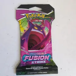 Pokemon TCG: Sword & Shield-Fusion Strike Sleeved Booster Pack - 10 Cards 820650809170 - Image 1