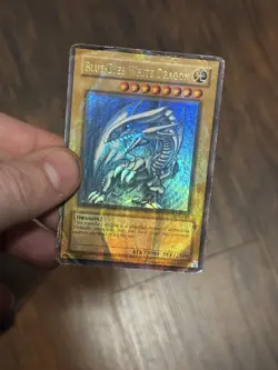 Yugioh Blue-Eyes White Dragon SDK-001 Ultra Rare Unlimited DMG Holo Bleed - Image 2