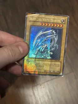Yugioh Blue-Eyes White Dragon SDK-001 Ultra Rare Unlimited DMG Holo Bleed - Image 3