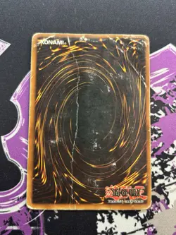 Yugioh Blue-Eyes White Dragon SDK-001 Ultra Rare Unlimited DMG Holo Bleed - Image 5