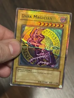 Yugioh Dark Magician SDY-006 Ultra Rare Unlimited DMG Holo Bleed - Image 1
