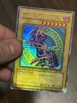 Yugioh Dark Magician SDY-006 Ultra Rare Unlimited DMG Holo Bleed - Image 2