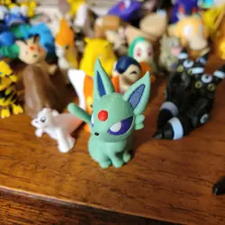 Pokemon Booster Pack and Figure Bundle! 6 packs and 6 random figures! Fusion+ - Image 3