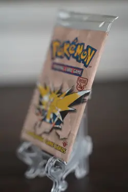 21.22g Pokemon 1st Edition Fossil Booster Pack Factory Sealed Zapdos WOTC Sealed - Image 4