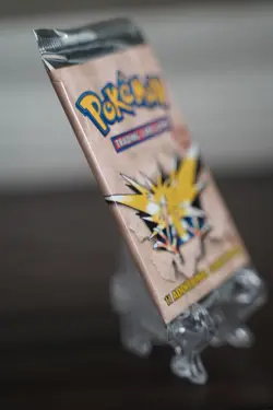 21.22g Pokemon 1st Edition Fossil Booster Pack Factory Sealed Zapdos WOTC Sealed - Image 5