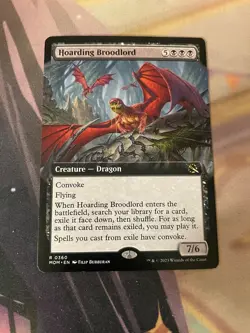 MTG - HOARDING BROODLORD - RARE - EXTENDED ART - MOM - LP - Image 1