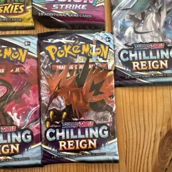 Pokemon Jolteon V Tin - OPENED Card + 5 Sealed Booster Packs Complete & Original - Image 5
