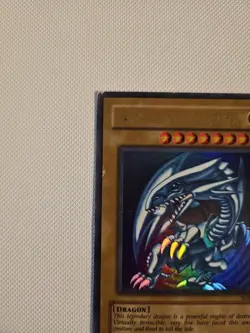 Blue-Eyes White Dragon SDK-001 Starter Deck Kaiba Unlimited Heavy Play - Image 3