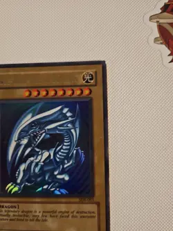 Blue-Eyes White Dragon SDK-001 Starter Deck Kaiba Unlimited Heavy Play - Image 4