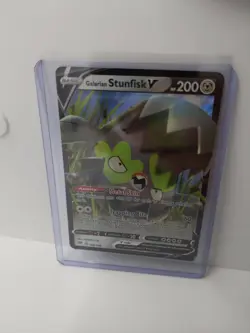 Galarian Stunfisk V - 128/189 Pokemon Holo Foil Rare Card DARKNESS ABLAZE - Image 1