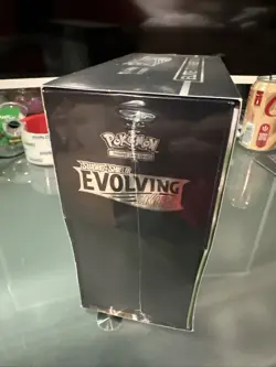 Pokemon TCG: Evolving Skies Elite (SWSH07) Trainer Box ETB New & Sealed - Image 3