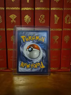 Umbreon Star 17/17 Celebrations: Classic Collection Holo Pokemon Card - Image 2