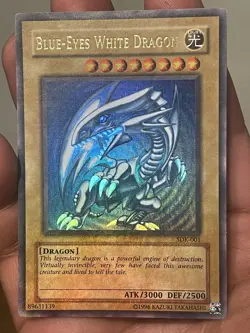 Yugioh Blue-Eyes White Dragon SDK-001 Ultra Rare HOLO BLEED ERROR LP - Image 1
