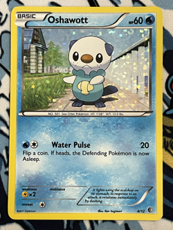 Oshawott 004/012 McDonald's 2011 Holo LP Pokemon card - Image 1