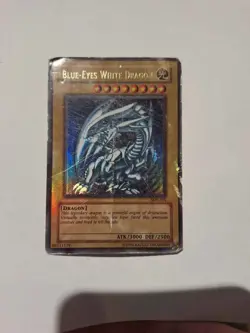 Yugioh TCG Blue Eyes White Dragon SDK-001 2002 Unlimited Ultra Rare - DMG - Image 1
