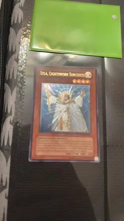 Yu-Gi-Oh Lyla, Lightsworn Sorceress - Ultimate - Unlimited - NM - LODT-EN019 - Image 1