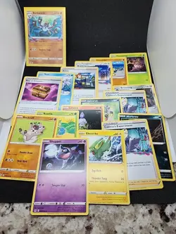 2022 Pokemon Lost Origin - 17 Card Lot - Image 1