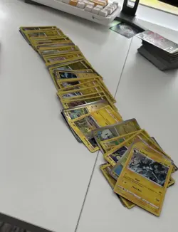HUGE LOT of HOLOS AND RARE POKEMON - Image 5