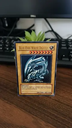 Yu-Gi-Oh! TCG 2002 Blue Eyes White Dragon HOLO. SDK-001 Starter Deck Kaiba Deck - Image 4
