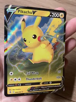 Pokemon TCG Pikachu V 086/264 Fusion Strike Ultra Rare 2021 - Image 2
